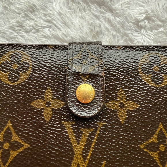 Louis Vuitton Monogram Kisslock Wallet - Picture 9 of 13